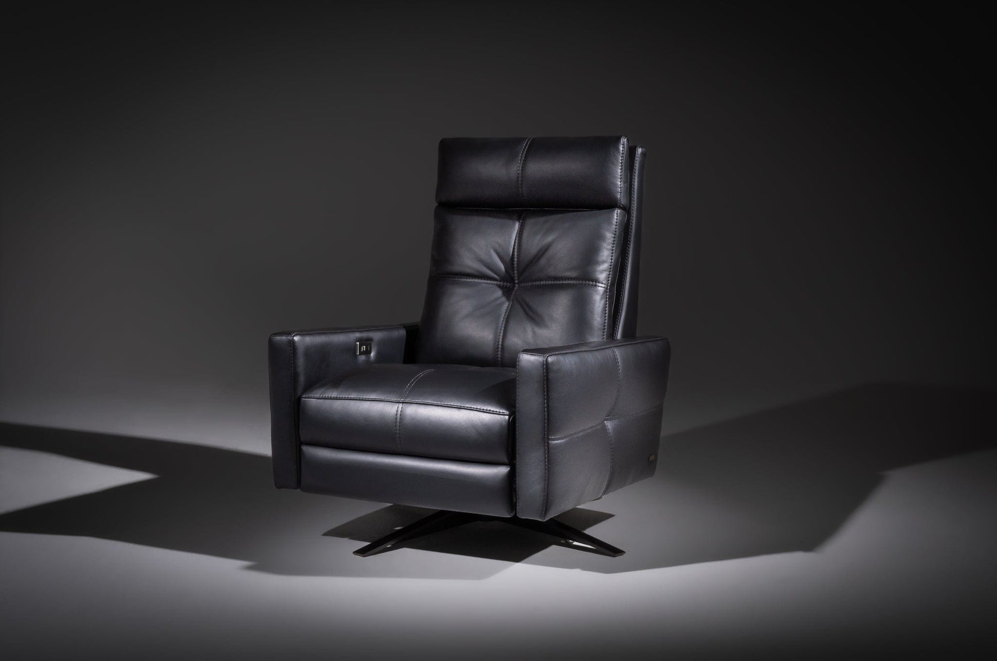 American Leather Rainier Comfort Air Echo Recliner