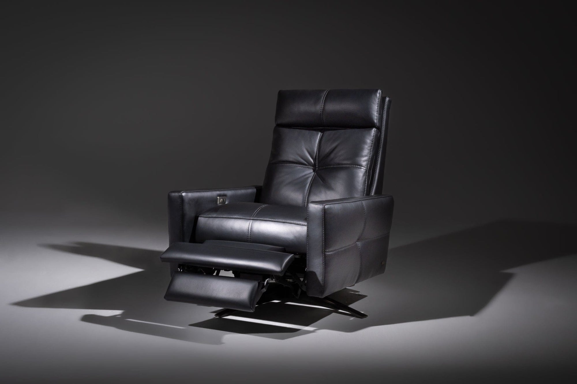 American Leather Rainier Comfort Air Echo Recliner