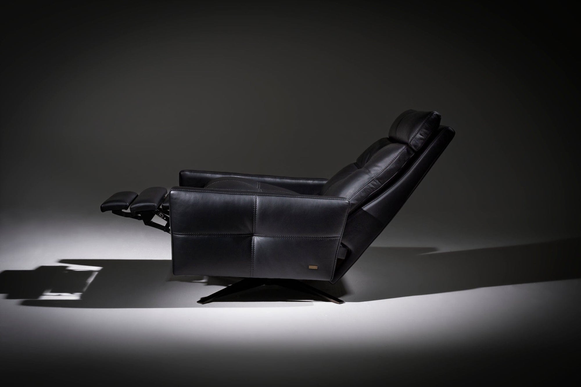 American Leather Rainier Comfort Air Echo Recliner