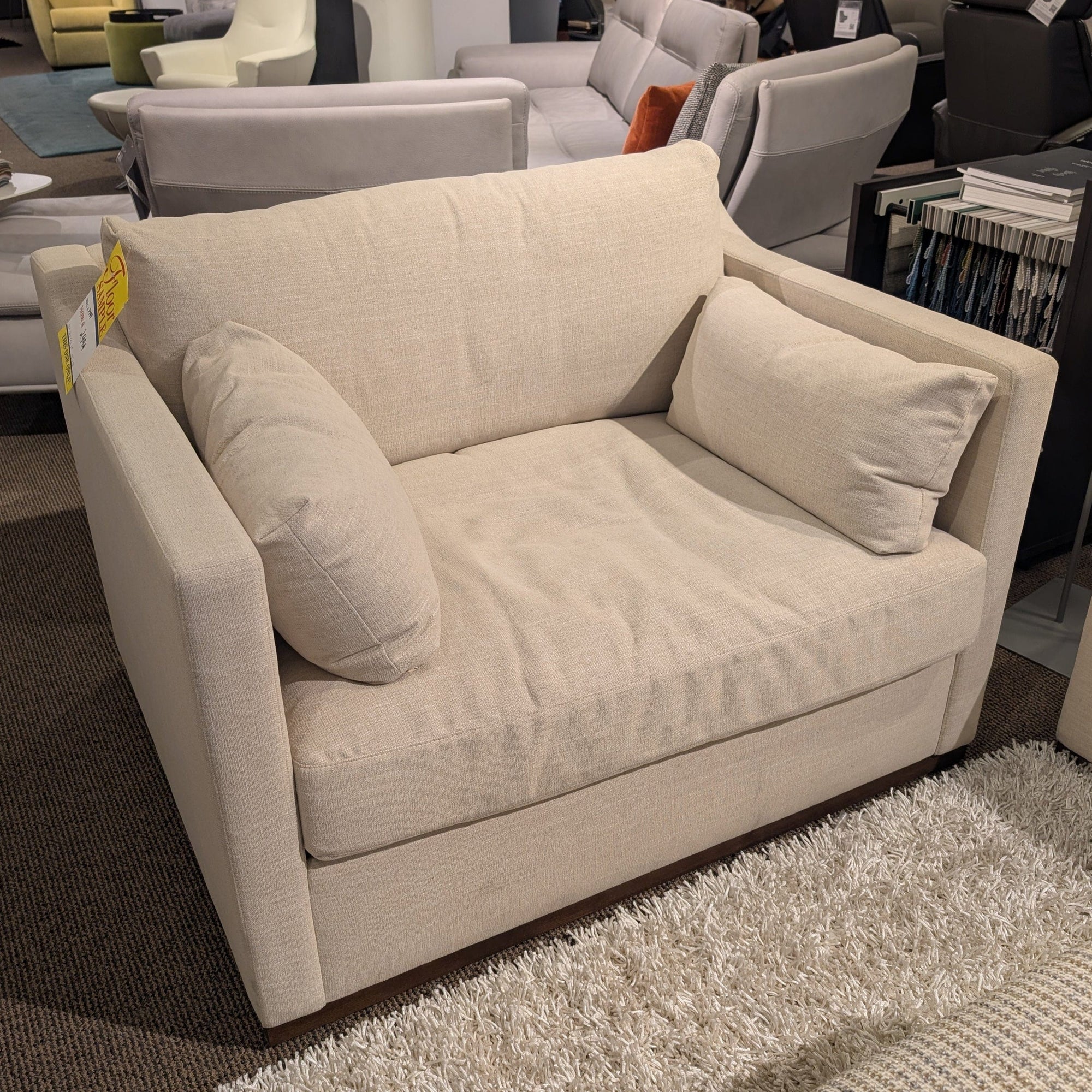 CYMO FURNITURE American Leather Daley Chair