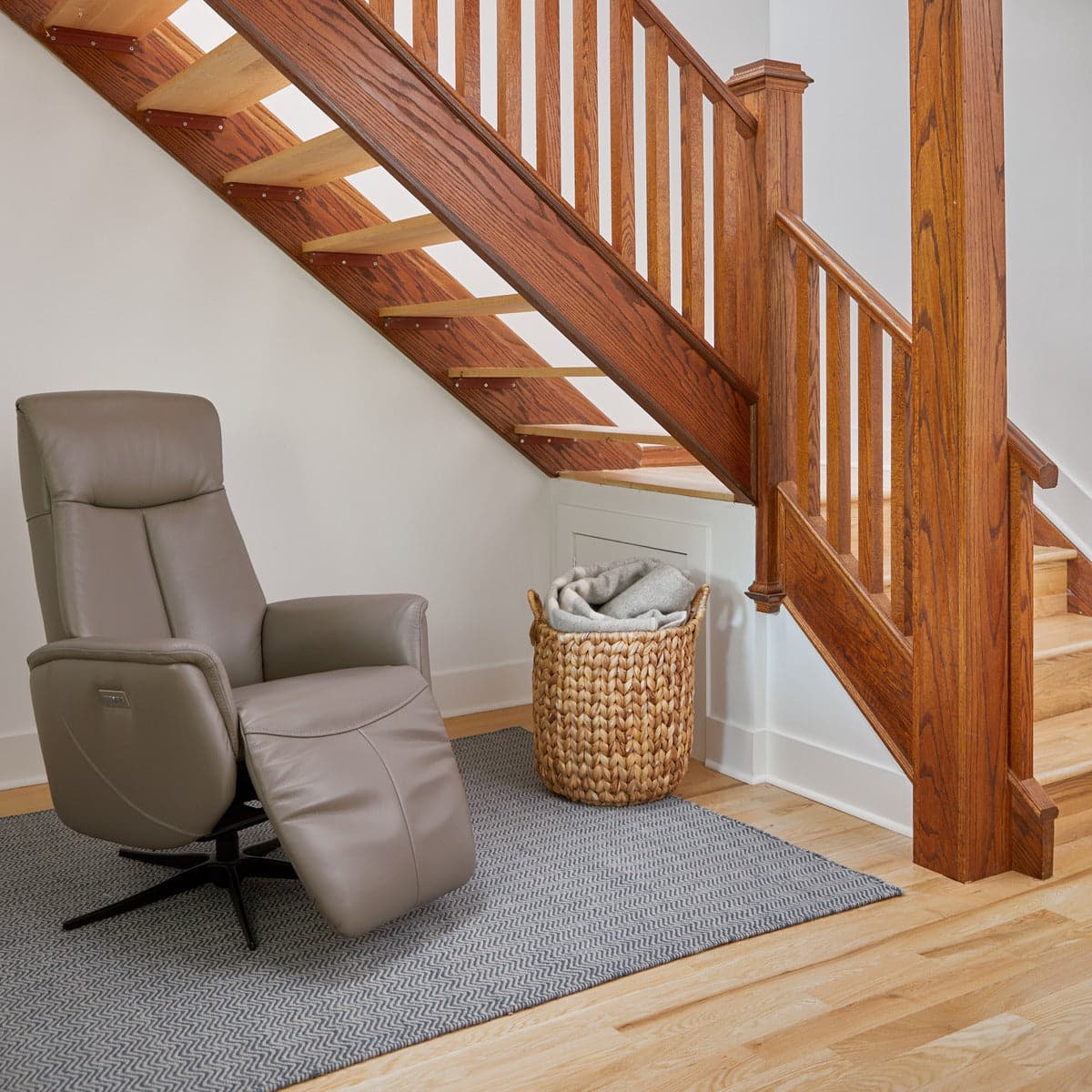 CYMO FURNITURE Quebec Powered Recliner